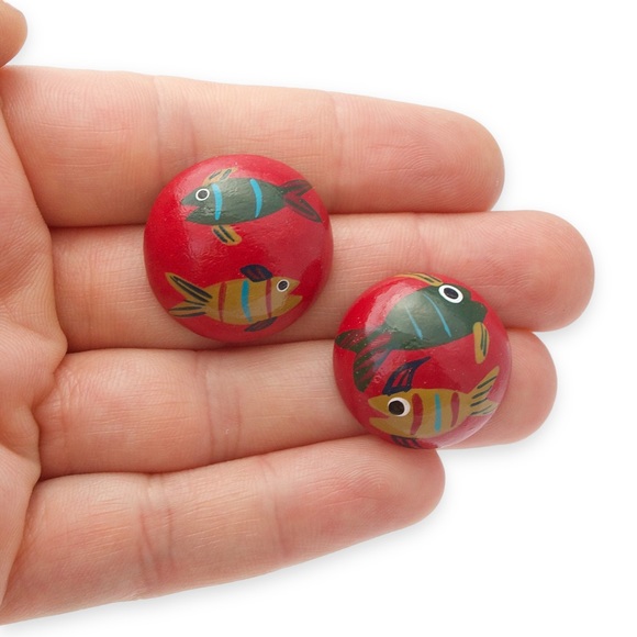 Vintage Hand Painted Fish Stud Earrings Round Red Domed Studs - Picture 3 of 6